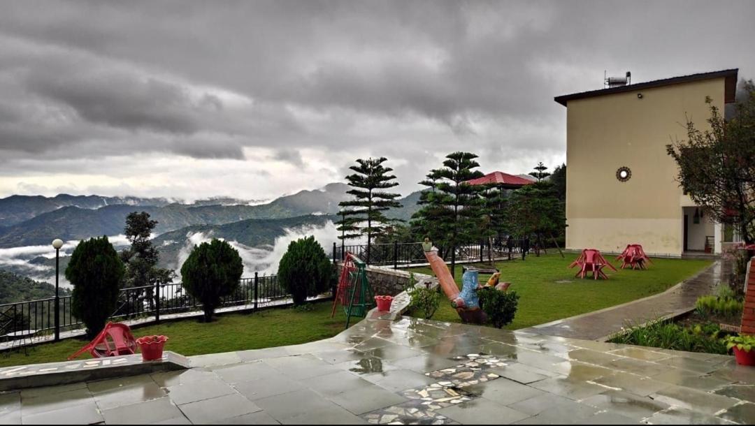 Mist N Meadows Resort Rajgarh  Экстерьер фото