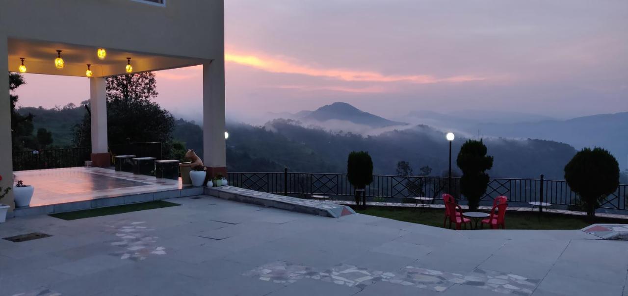 Mist N Meadows Resort Rajgarh  Экстерьер фото