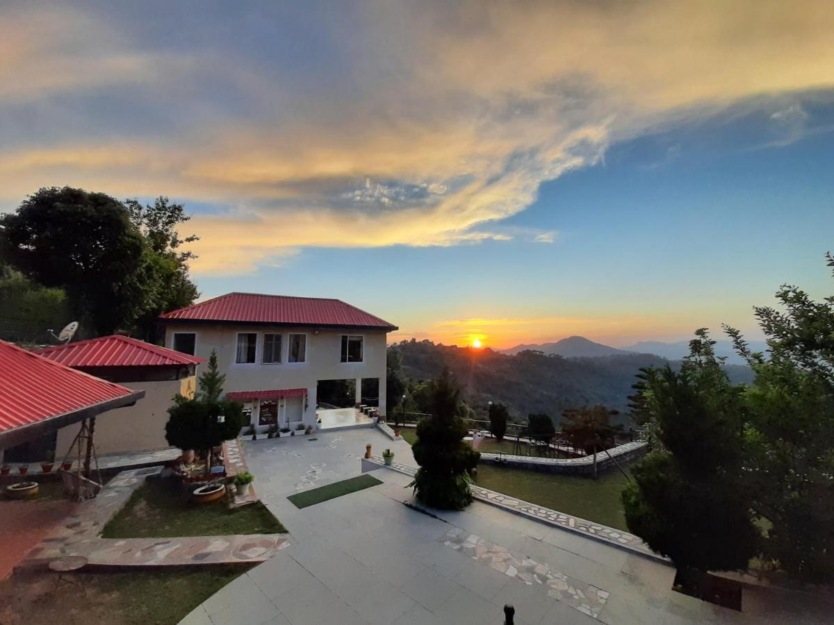 Mist N Meadows Resort Rajgarh  Экстерьер фото